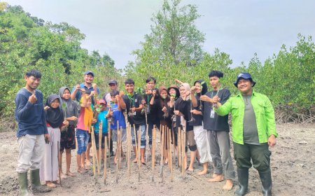 Komunitas Pegiat Mangrove Bersama Mahasiswa Edukasi Mangrove