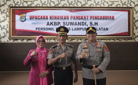 Suwandi Mendapatkan Penghargaan Kenaikan Pangkat AKBP