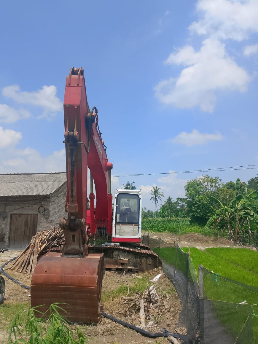Exavator Milik Brigade Alsintan Provinsi Lampung Rusak, Hampir Setahun Parkir, Pemilik halaman Terganggu