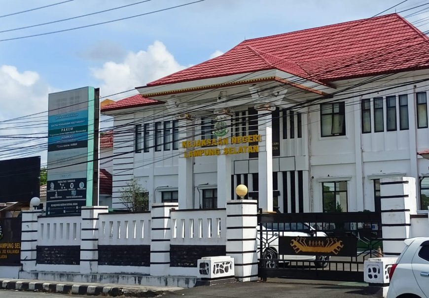 Kejari Lampung Selatan Kurang Profesional Dalam Administrasi