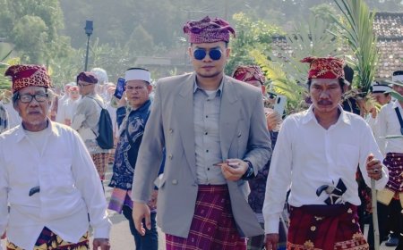 Keluarga Besar Keratuan Lampung Sesalkan Pembangunan dan Kondisi Tugu Tuping di Dermaga Bom Kalianda